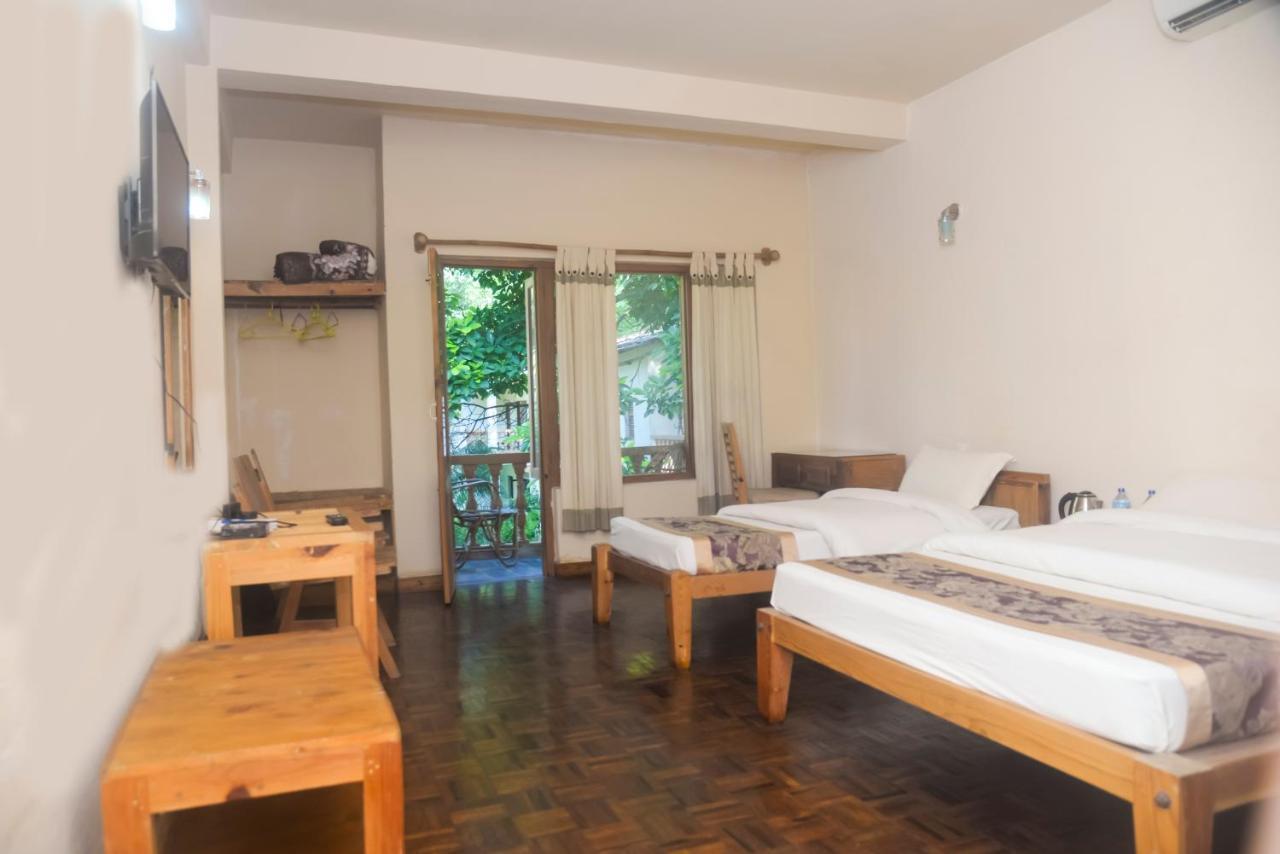 Chitwan Paradise Hotel Sauraha Εξωτερικό φωτογραφία