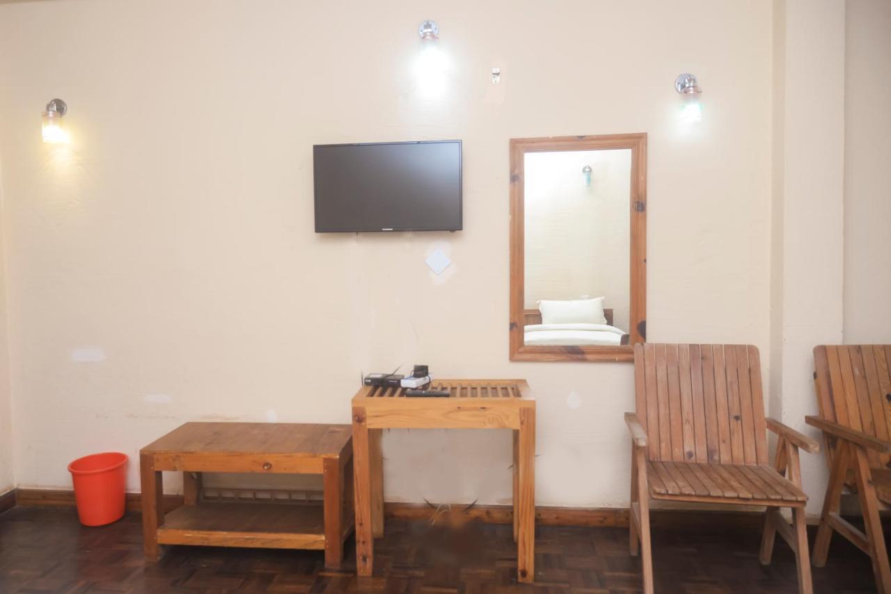 Chitwan Paradise Hotel Sauraha Εξωτερικό φωτογραφία