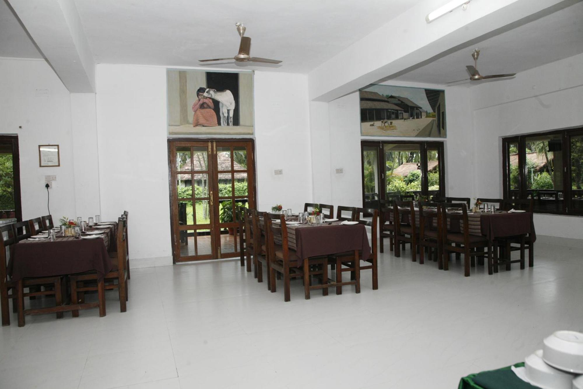 Chitwan Paradise Hotel Sauraha Εξωτερικό φωτογραφία