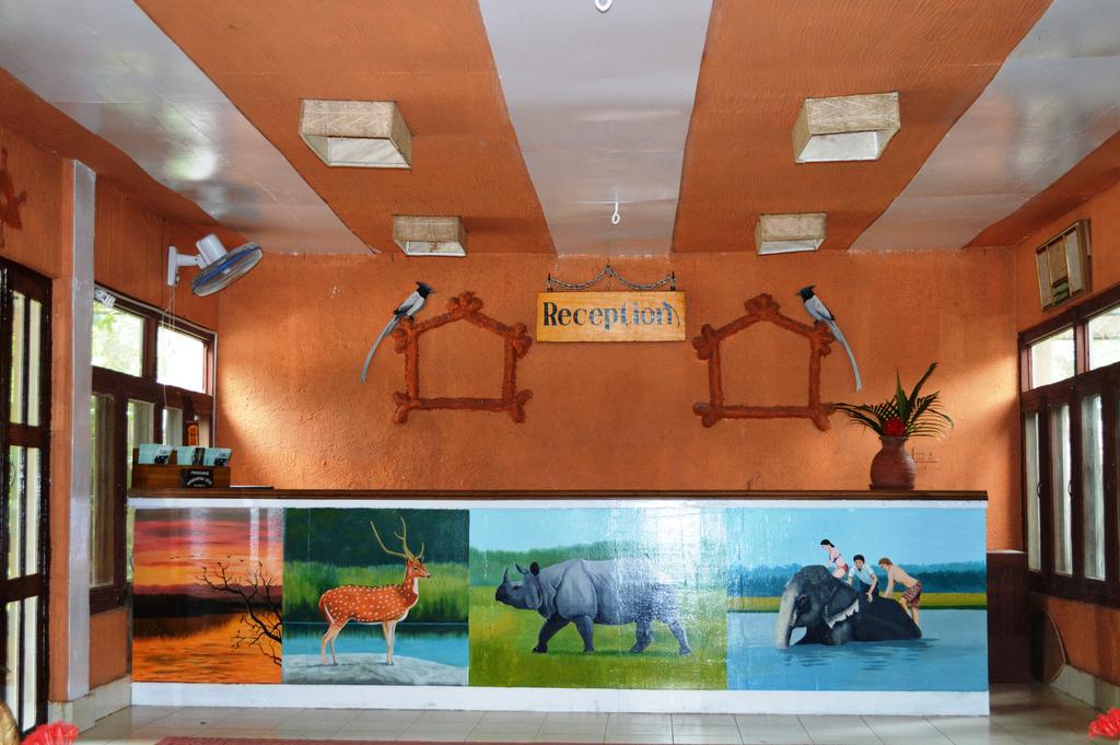 Chitwan Paradise Hotel Sauraha Εξωτερικό φωτογραφία