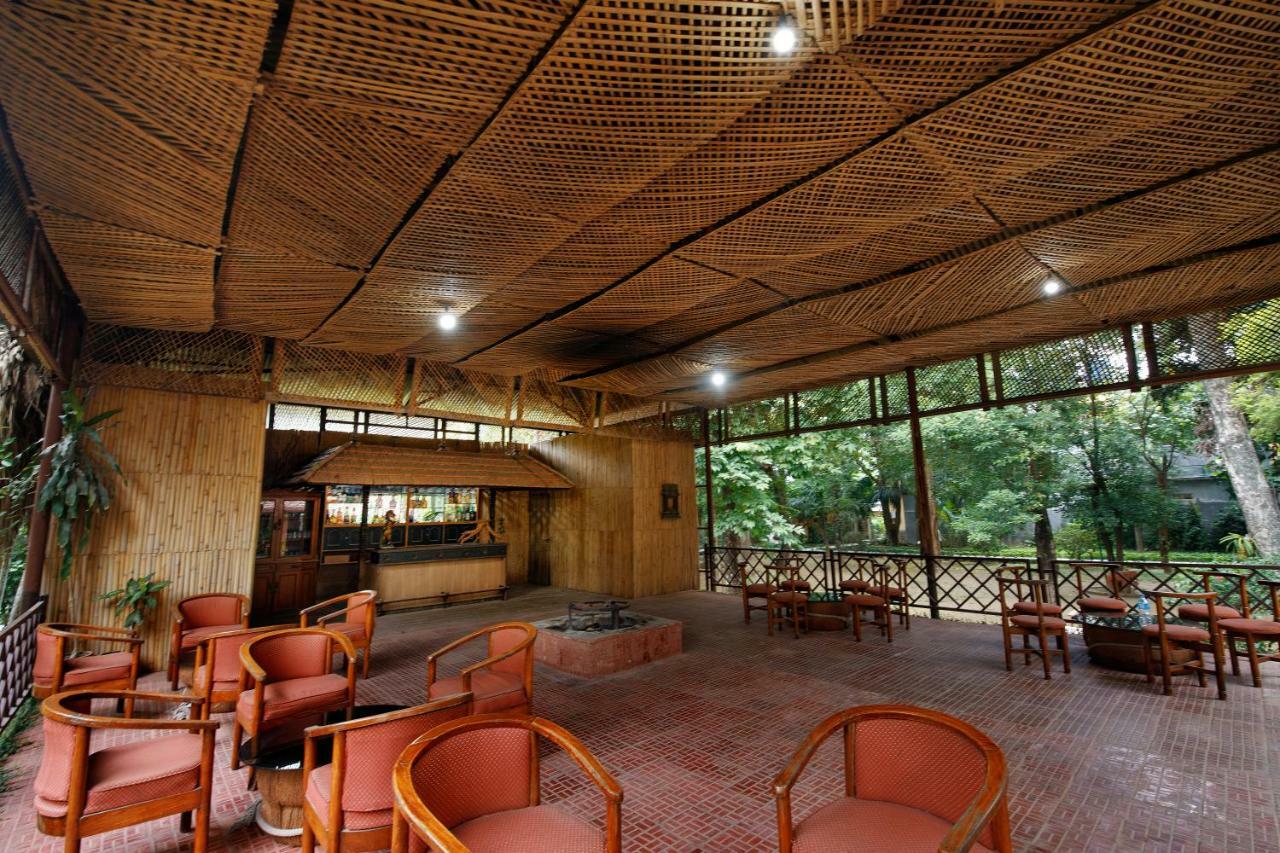 Chitwan Paradise Hotel Sauraha Εξωτερικό φωτογραφία