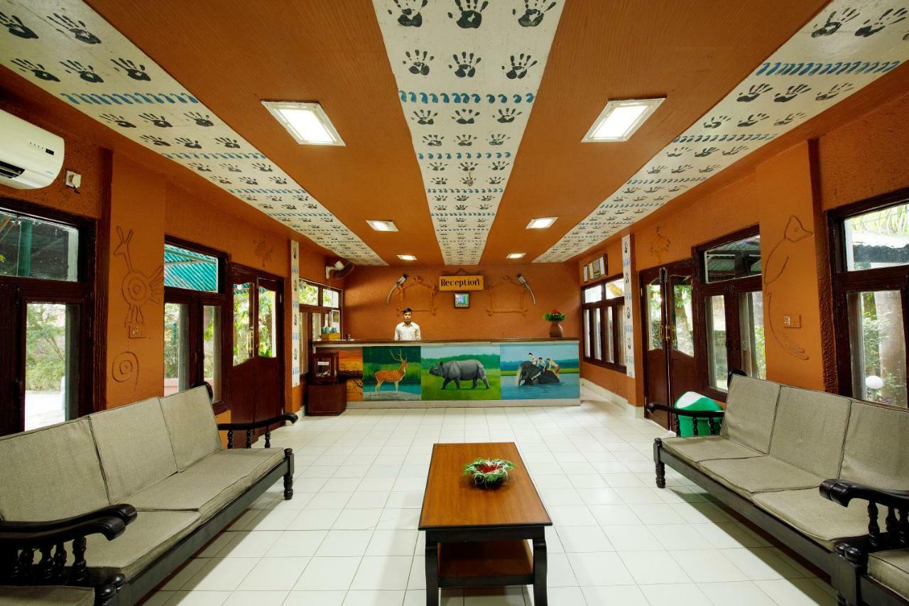 Chitwan Paradise Hotel Sauraha Εξωτερικό φωτογραφία